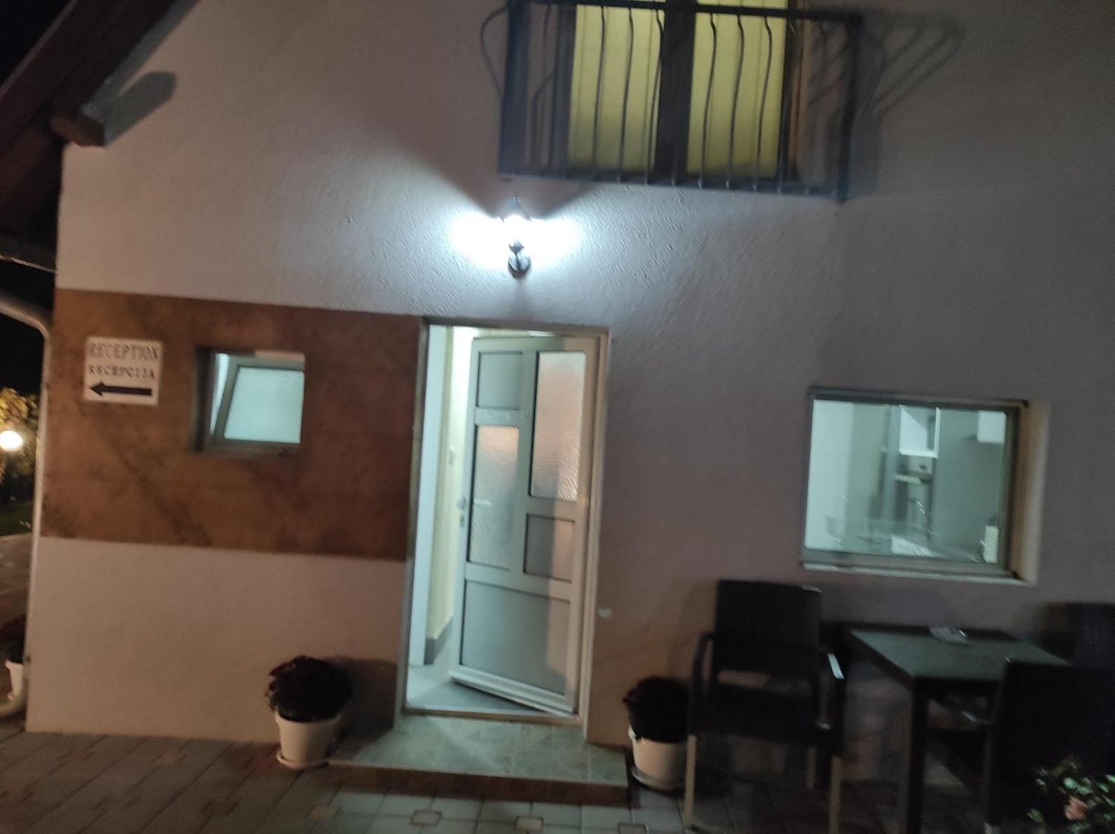 Vila Mila Riverside Apartments Smederevo Bilik gambar